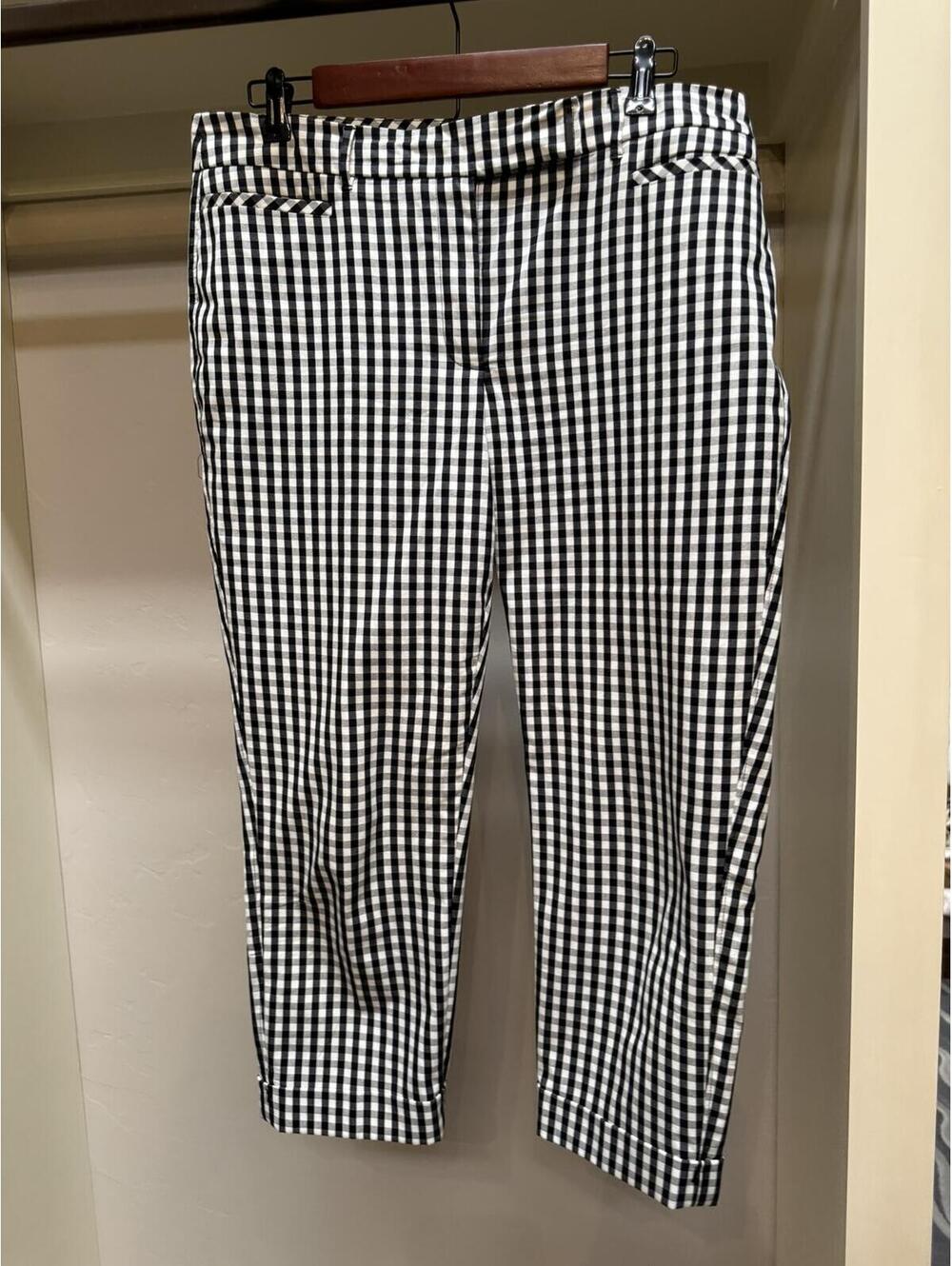 White House Black Market The Slim Crop Black and White Gingham Cropped Pants